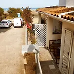 Summer Room- Fronte La Caletta