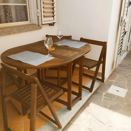 Summer Room- Fronte * La Caletta