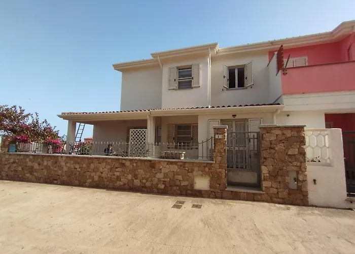 Summer Room- Fronte La Caletta